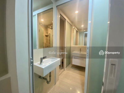 Life Ratchadapisek, Bangkok, Thailand Life Ratchadapisek, Bangkok, Thailand