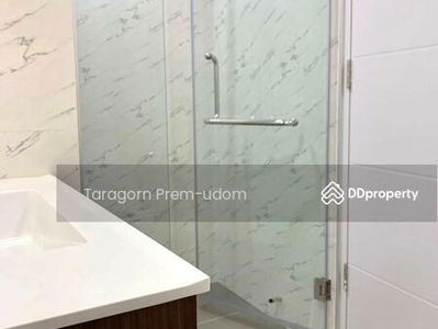 Central City East Tower, Bangkok, Thailand Central City East Tower, Bangkok, Thailand