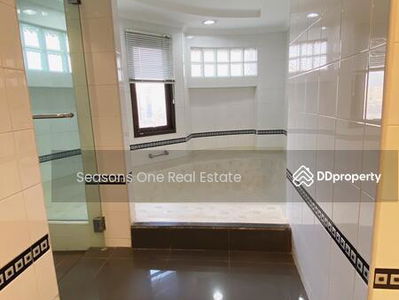 For Rent, Large Condo, 3 bedrooms, Soi Sukhumvit 11, Bangkok., Thailand For Rent, Large Condo, 3 bedrooms, Soi Sukhumvit 11, Bangkok., Thailand