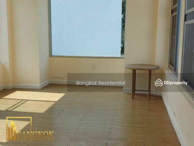 House in Soi Soonvijai, Bangkok, Thailand House in Soi Soonvijai, Bangkok, Thailand