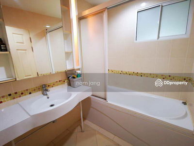 Life @ BTS Tha-Phra, Bangkok, Thailand Life @ BTS Tha-Phra, Bangkok, Thailand