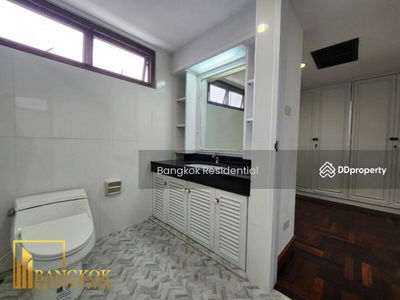 Sethiwan Palace Sukhumvit 4, Bangkok, Thailand Sethiwan Palace Sukhumvit 4, Bangkok, Thailand