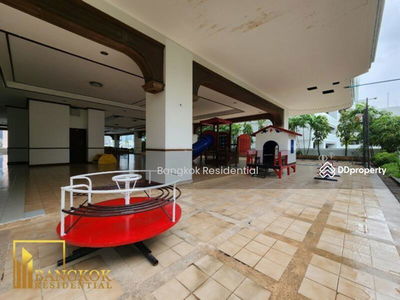 Sethiwan Palace Sukhumvit 4, Bangkok, Thailand Sethiwan Palace Sukhumvit 4, Bangkok, Thailand