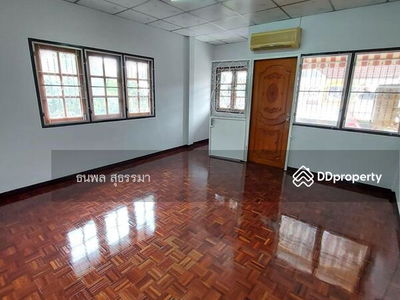 House for rent, Ekkachai 33, area 40 square meters, 3 bedrooms, 2 bathrooms, 1 kitchen, 1 large hall, with air conditioning in every room, Bangkok, Thailand House for rent, Ekkachai 33, area 40 square meters, 3 bedrooms, 2 bathrooms, 1 kitchen, 1 large hall, with air conditioning in every room, Bangkok, Thailand