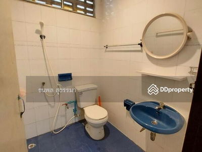 House for rent, Ekkachai 33, area 40 square meters, 3 bedrooms, 2 bathrooms, 1 kitchen, 1 large hall, with air conditioning in every room, Bangkok, Thailand House for rent, Ekkachai 33, area 40 square meters, 3 bedrooms, 2 bathrooms, 1 kitchen, 1 large hall, with air conditioning in every room, Bangkok, Thailand