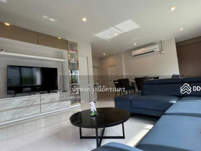 Burasiri Pattanakarn, Bangkok, Thailand Burasiri Pattanakarn, Bangkok, Thailand