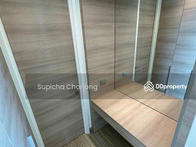 Reflection Jomtien Beach, Pattaya, Thailand Reflection Jomtien Beach, Pattaya, Thailand