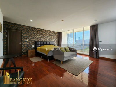 The Peak Sukhumvit 15, Bangkok, Thailand The Peak Sukhumvit 15, Bangkok, Thailand