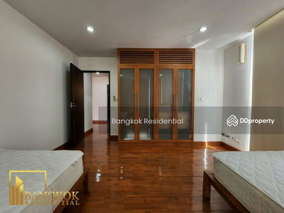 The Peak Sukhumvit 15, Bangkok, Thailand The Peak Sukhumvit 15, Bangkok, Thailand