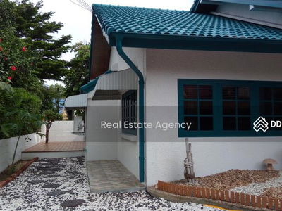 Single-storey detached house, 3 bedrooms, 2 bathrooms, complete furniture and electrical appliances, ready to move in, Bangkok, Thailand Single-storey detached house, 3 bedrooms, 2 bathrooms, complete furniture and electrical appliances, ready to move in, Bangkok, Thailand