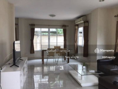 Housing in Sam Phran, Thailand Housing in Sam Phran, Thailand