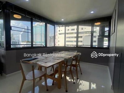 Lake Avenue Sukhumvit 16, Bangkok, Thailand Lake Avenue Sukhumvit 16, Bangkok, Thailand