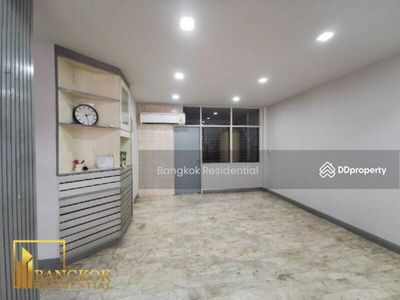 2 Bedroom Townhouse in Sukhumvit 39, Phrom Phong, Bangkok, Thailand 2 Bedroom Townhouse in Sukhumvit 39, Phrom Phong, Bangkok, Thailand