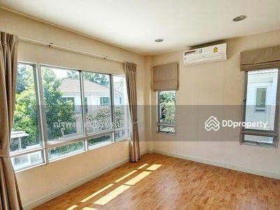 Nopparat Hospital, Fashion Island, MRT Ramindra Ring Road (2.5 km.), Bangkok, Thailand Nopparat Hospital, Fashion Island, MRT Ramindra Ring Road (2.5 km.), Bangkok, Thailand