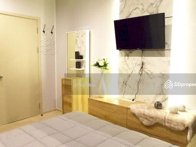 Life Sukhumvit 48, Bangkok, Thailand Life Sukhumvit 48, Bangkok, Thailand