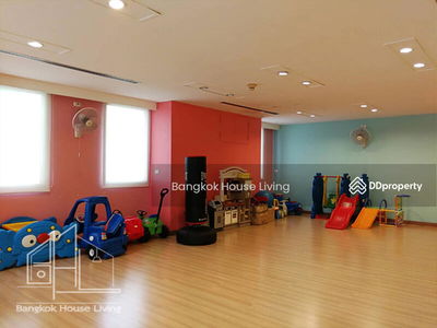 Prasanmitr Place, Bangkok, Thailand Prasanmitr Place, Bangkok, Thailand