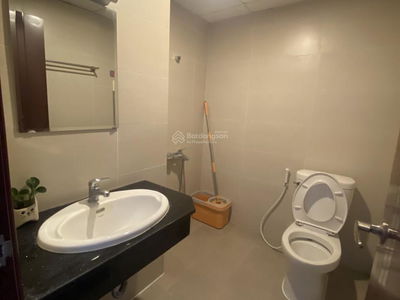 Central Field Trung Kính, Vietnam Central Field Trung Kính, Vietnam