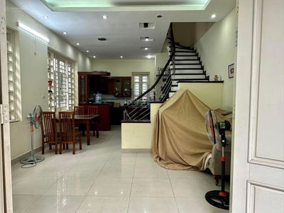 Gehäuse In Hanoi, Vietnam Gehäuse In Hanoi, Vietnam