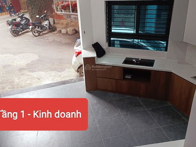 Gehäuse In Hanoi, Vietnam Gehäuse In Hanoi, Vietnam