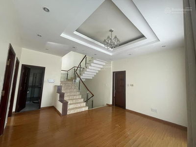 Gehäuse In Nha Be, Vietnam Gehäuse In Nha Be, Vietnam