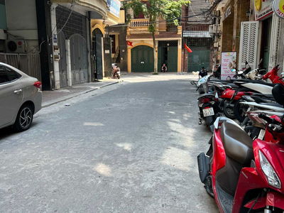 Gehäuse In Hanoi, Vietnam Gehäuse In Hanoi, Vietnam