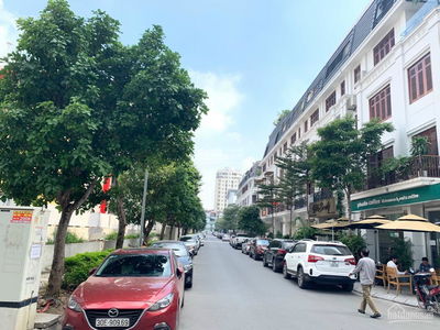 Housing in Hanoi, Vietnam  Housing in Hanoi, Vietnam