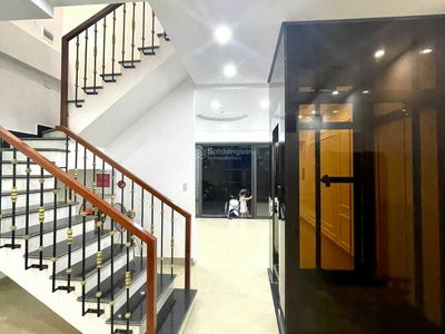 Gehäuse In Haiphong, Vietnam Gehäuse In Haiphong, Vietnam