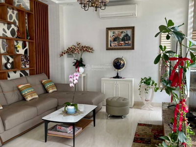 Gehäuse In Nha Be, Vietnam  Gehäuse In Nha Be, Vietnam