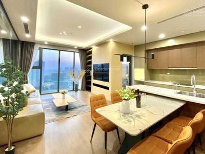 D'. Le Pont D’or - Hoang Cau, Vietnam D'. Le Pont D’or - Hoang Cau, Vietnam