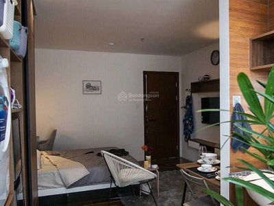 Mai Chi Tho Street, Vietnam Mai Chi Tho Street, Vietnam