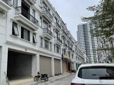 Gehäuse In Hanoi, Vietnam Gehäuse In Hanoi, Vietnam