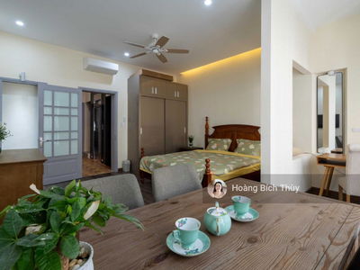 Trang Tien Street, Vietnam Trang Tien Street, Vietnam