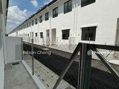 Robin @ Rimbayu, Malaysia Robin @ Rimbayu, Malaysia