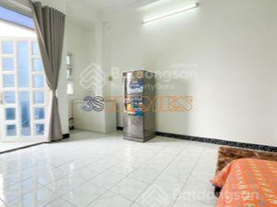 Tan Son Street, Vietnam Tan Son Street, Vietnam