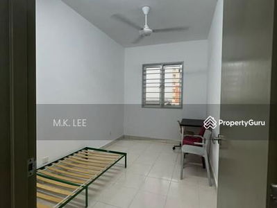 Aronia Apartment Bandar Parklands, Partially Furnished with Lift, Swimming Pools, 2 Car Parks, Klang, Malaysia Aronia Apartment Bandar Parklands, Partially Furnished with Lift, Swimming Pools, 2 Car Parks, Klang, Malaysia