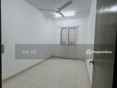 Aronia Apartment Bandar Parklands, Partially Furnished with Lift, Swimming Pools, 2 Car Parks, Klang, Malaysia Aronia Apartment Bandar Parklands, Partially Furnished with Lift, Swimming Pools, 2 Car Parks, Klang, Malaysia