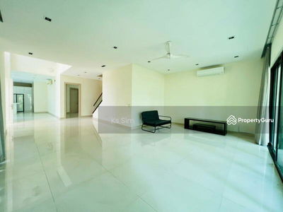 Beethoven, Symphony Hills, Cyberjaya, Malaysia Beethoven, Symphony Hills, Cyberjaya, Malaysia