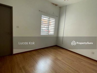 Limited Unit Kota Bayuemas Double Storey Partially Furnished near Parklands Botanic, Malaysia Limited Unit Kota Bayuemas Double Storey Partially Furnished near Parklands Botanic, Malaysia