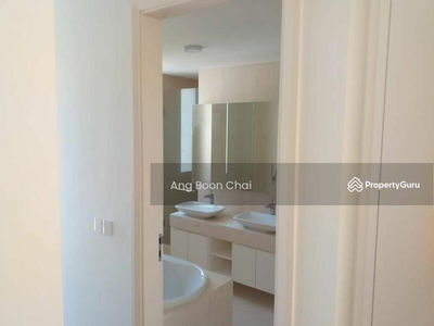 Emerald Bay, Puteri Harbour, Malaysia Emerald Bay, Puteri Harbour, Malaysia