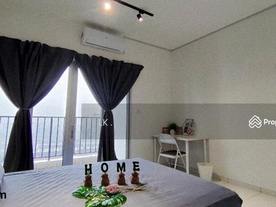 Axis Crown, Malaysia Axis Crown, Malaysia