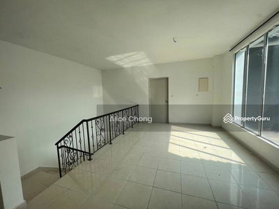 Bandar Putra, Kulai (Gate C), Malaysia Bandar Putra, Kulai (Gate C), Malaysia