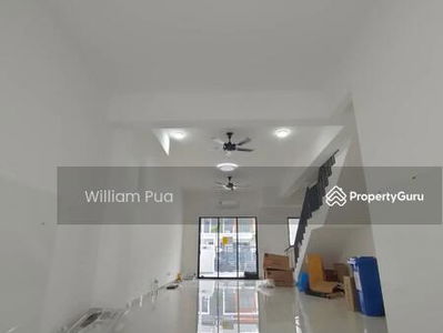 Robin @ Rimbayu, Malaysia Robin @ Rimbayu, Malaysia