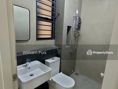 Robin @ Rimbayu, Malaysia Robin @ Rimbayu, Malaysia