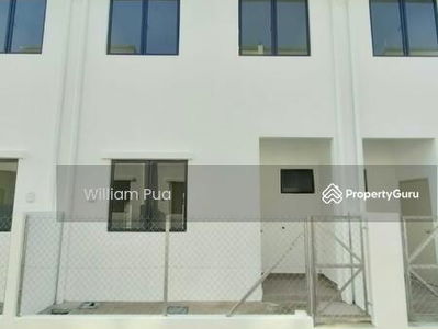 Robin @ Rimbayu, Malaysia Robin @ Rimbayu, Malaysia