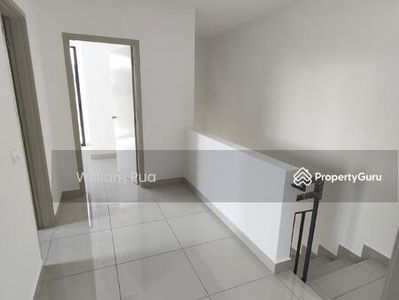 Robin @ Rimbayu, Malaysia Robin @ Rimbayu, Malaysia