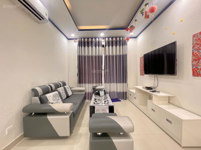 Topaz Twins, Vietnam Topaz Twins, Vietnam