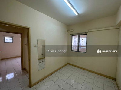 D'aman Crimson, Malaysia D'aman Crimson, Malaysia