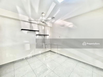 Guarded - well kept condition, Malaysia Guarded - well kept condition, Malaysia