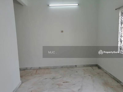 End Lot 2 storey house @ Taman Saga , Klang, Malaysia End Lot 2 storey house @ Taman Saga , Klang, Malaysia