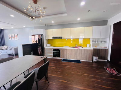 The Monarchy, Vietnam  The Monarchy, Vietnam